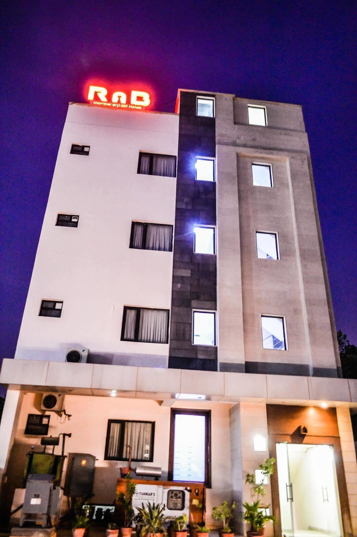Rnb Jaipur Hotell Exteriör bild
